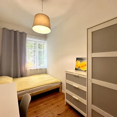 Ksiazat Pomorskich 23 Проживання в сім'ї